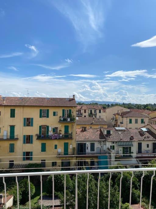 Lia's Home_ New Flat 2 Bedrooms W/balcony Apartamento Florencia